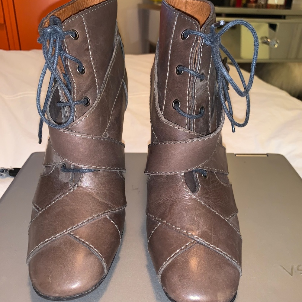 Givenchy High Heel Lace Up Bootie Size 36/5.5-6